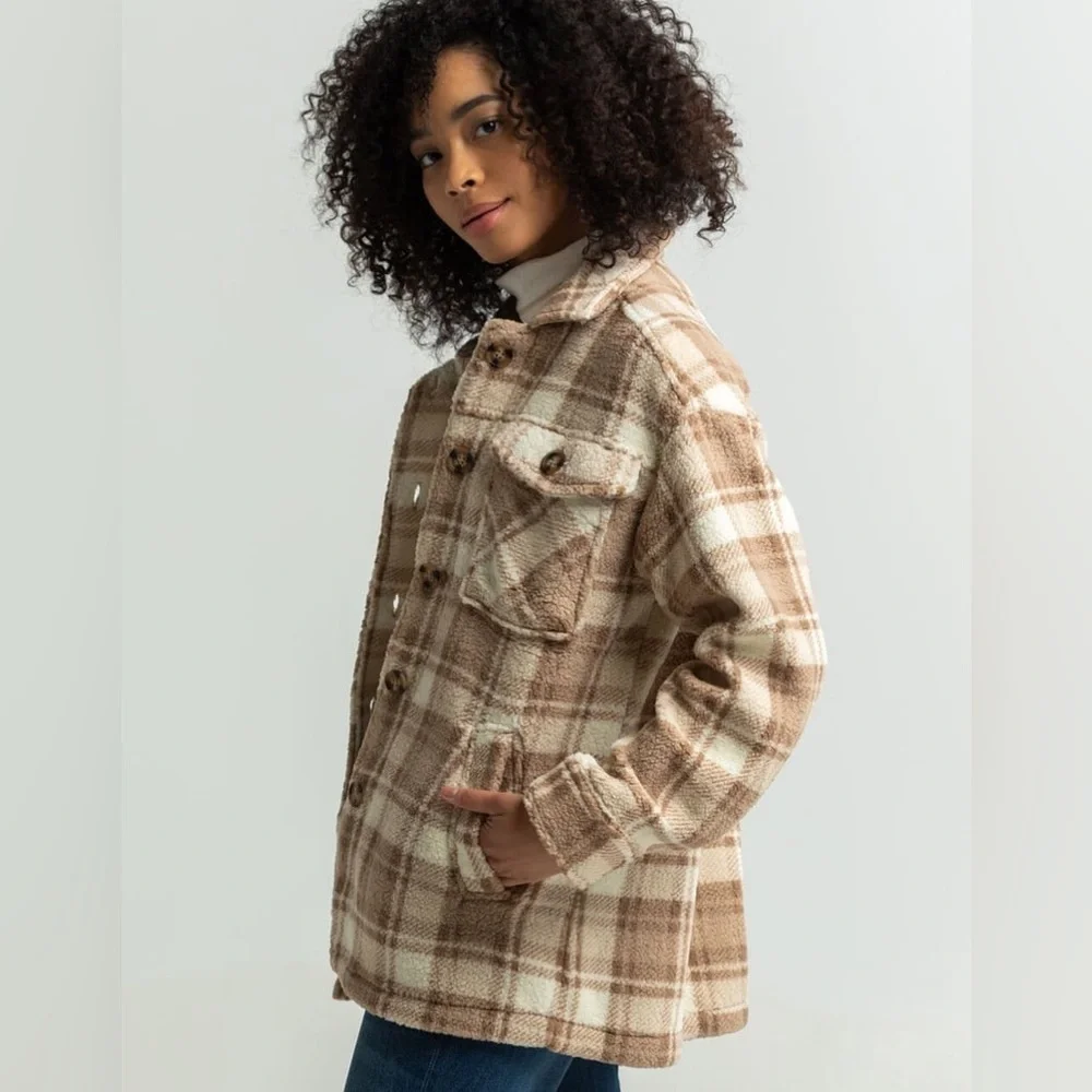 LOVE TREE Beige Plaid Sherpa Womens Shacket